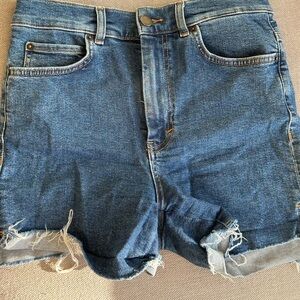 & other stories distressed shorts